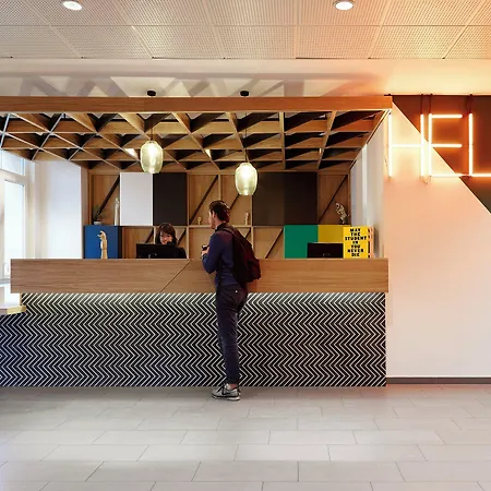 The Social Hub Paris La Defense-3