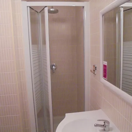 Lagos City Center Guest House & Hostel-2