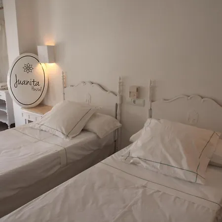 Juanita Hostal-2