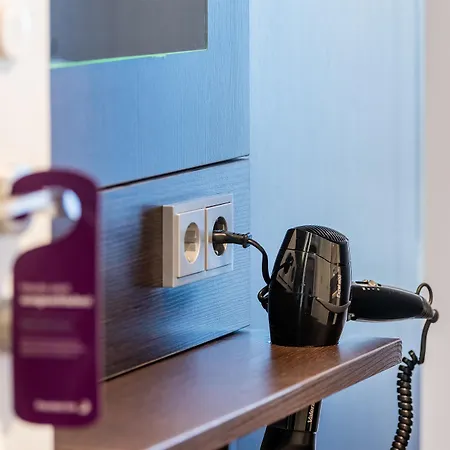Premier Inn Karlsruhe City Am Wasserturm-3