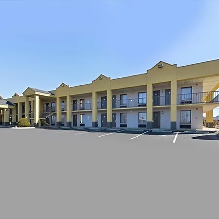 Super 8 By Wyndham Clarksville Northeast-2