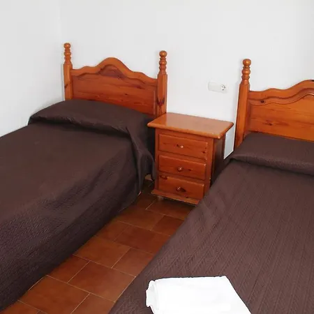 Hostal Montilla Sotogrande-3