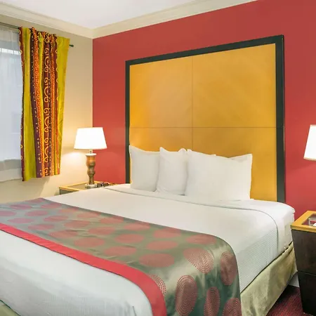 Ramada By Wyndham Miami Springs/Miami International Airport-2