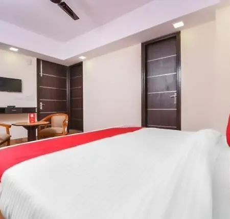 Hotel Marigold-2