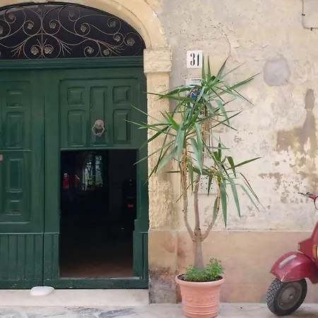 Casa D'Artista Suite & Garden-3