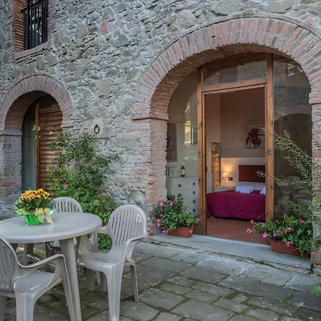Villa Norcenni Aparthotel-2