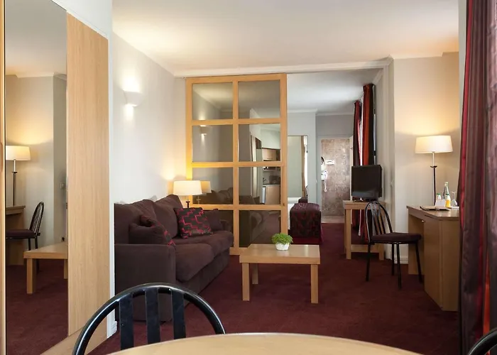 Romantic hotels La Residence Du Roy Paris Champs Elysees