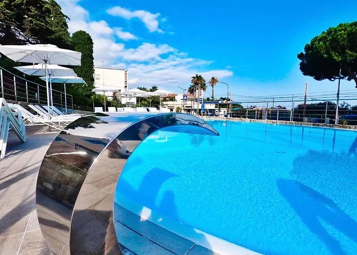 Resort: Hotel Napoleon