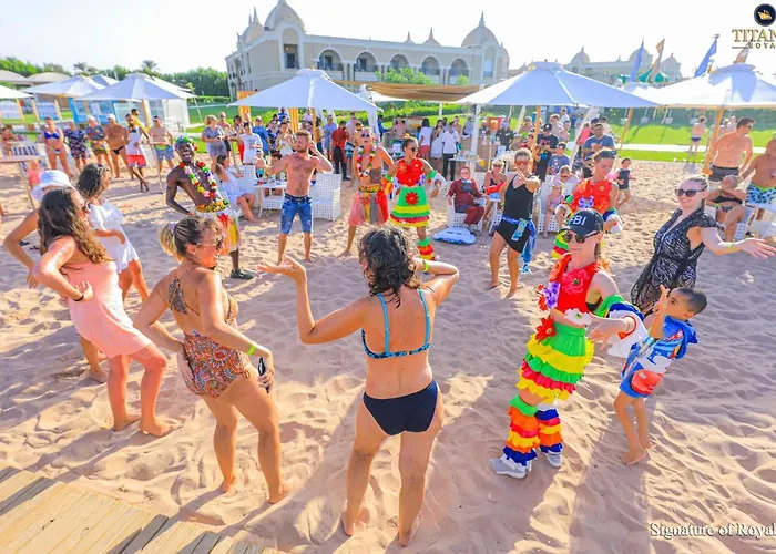 Titanic Royal-Families And Couples Only