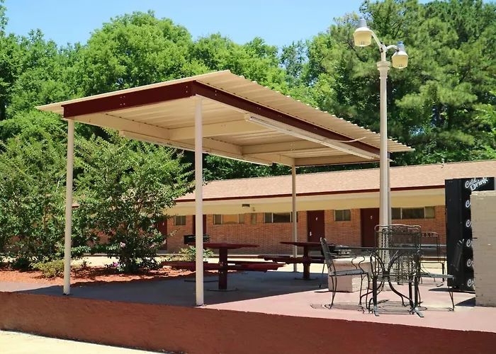Motel: University Motel
