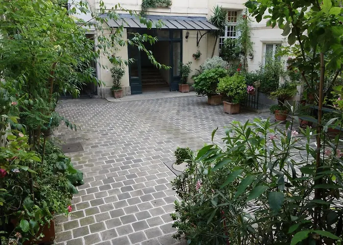 Hôtel accueillant les animaux: Paris-sur-seine-chez-caroline