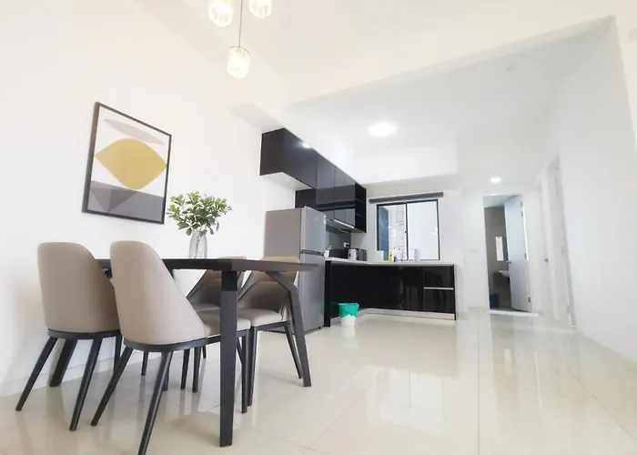 Hotel: The Elysia Park Residence By Home Owner