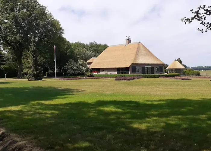 Drentse Bungalow In Natuur En Rust