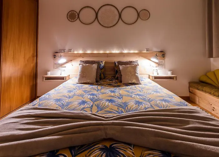 Hotel de praia: Golden Waves Surf And Yoga Lodge Furadouro
