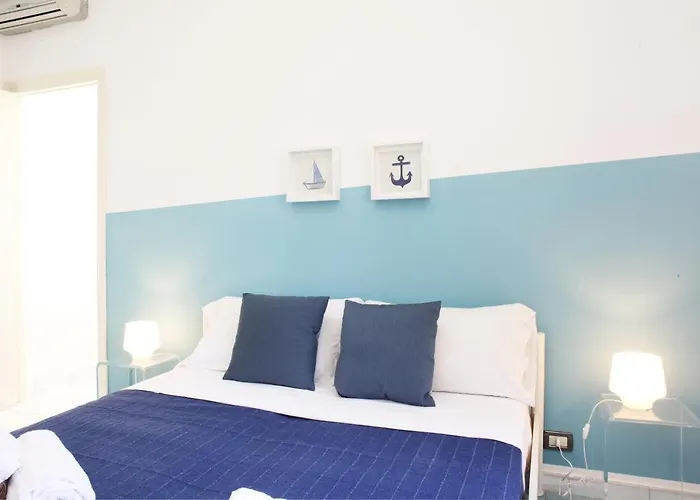 Beachside Rooms & Suites