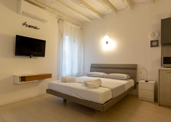 Hotel adatto agli animali: CASA SAVONAROLA  centro storico