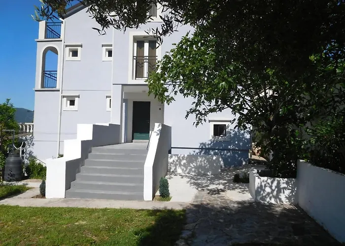 Airport Hotel: Villa Aronija