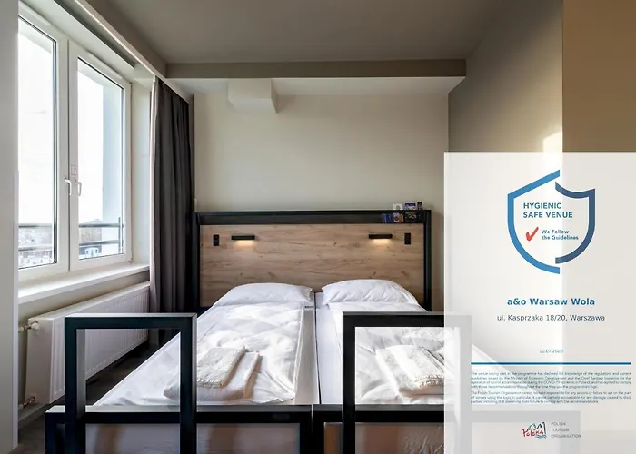 Hotel cerca del colegio: A&O Warszawa Wola