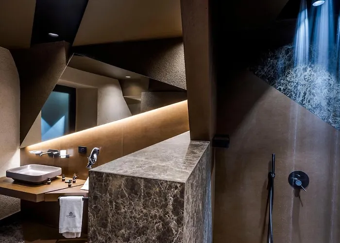 Hotel with Tennis: Le Suites Del Duomo Luxury
