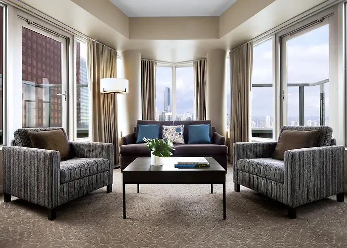 Motel: One King West Hotel And Residence