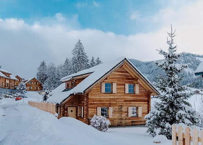 Villa mit Pool: Hüttendorf Schladming
