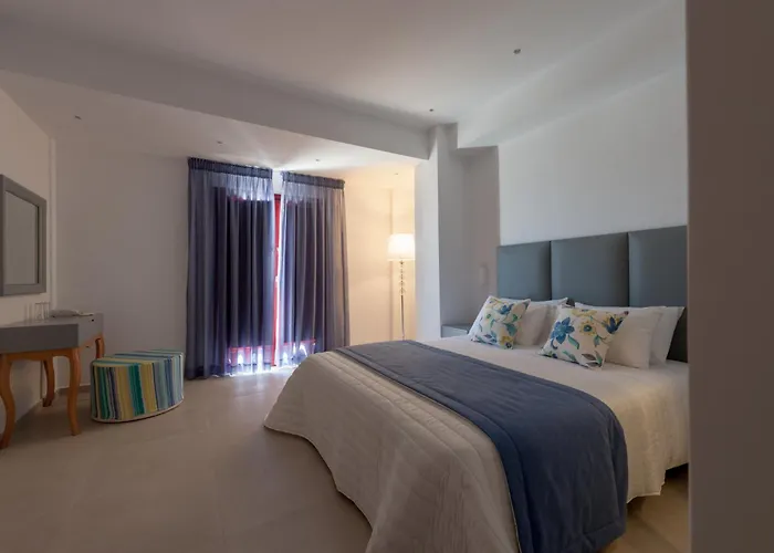 Boutique hotel only: Mar N Mar Crown Hotel-Suites