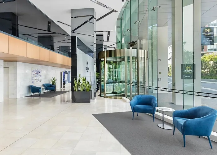 Hotel near College: Meriton Suites Mascot Central