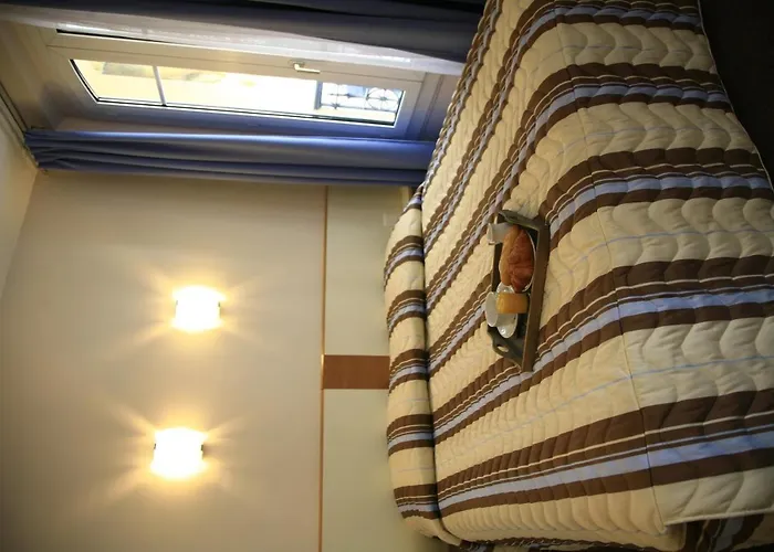 De Nemours