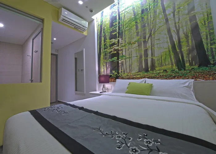 J8 Hotel