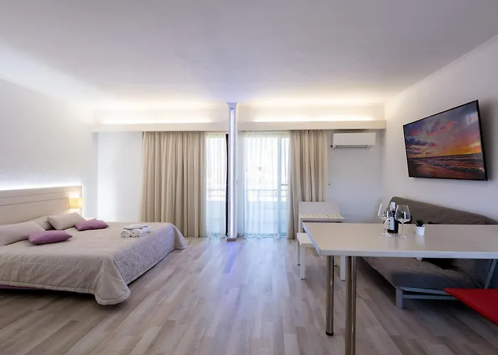 Terinikos Sunny Garden Hotel & Junior Suites