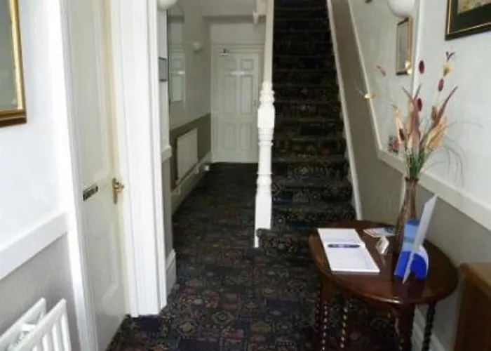 Guest house: Sandy Bay Guest House