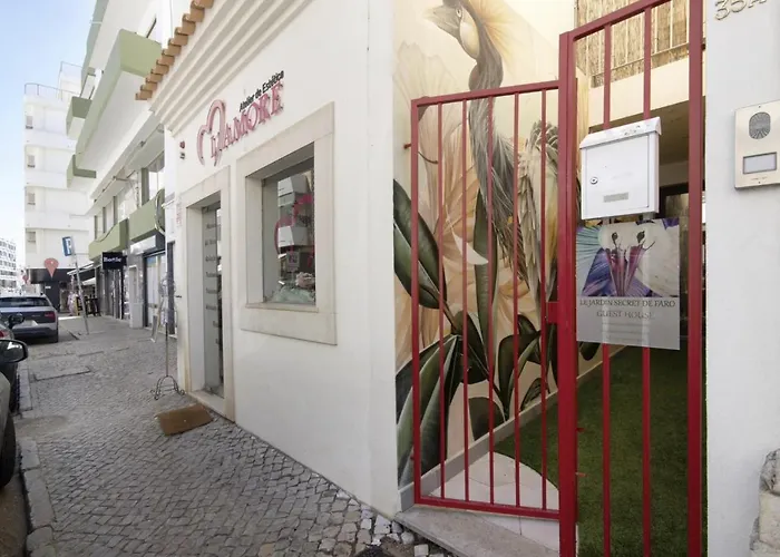 Central hotel: Le Jardin Secret De Faro Guesthouse