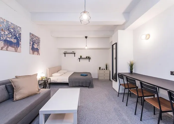 Albergue: The House Black