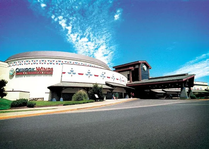 Hotels with tennis Chinook Winds Casino Resort