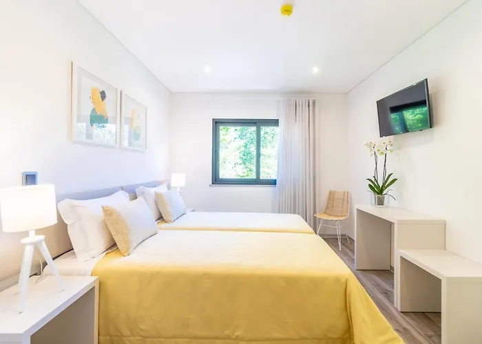 B&B only: Avenue 41 Guest House