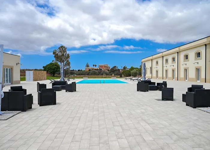Dimora Savarino Suites With Pool