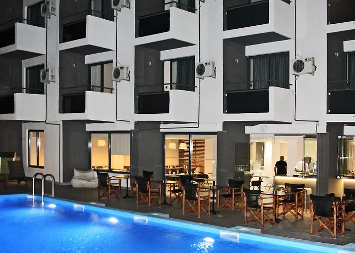 Amphitryon City Hotel