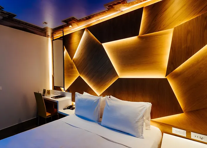 Hotel con golf: Kastro Hotel