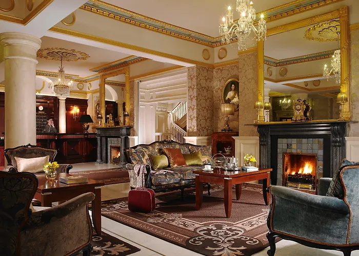 Hotel with Tennis: Buswells Hotel