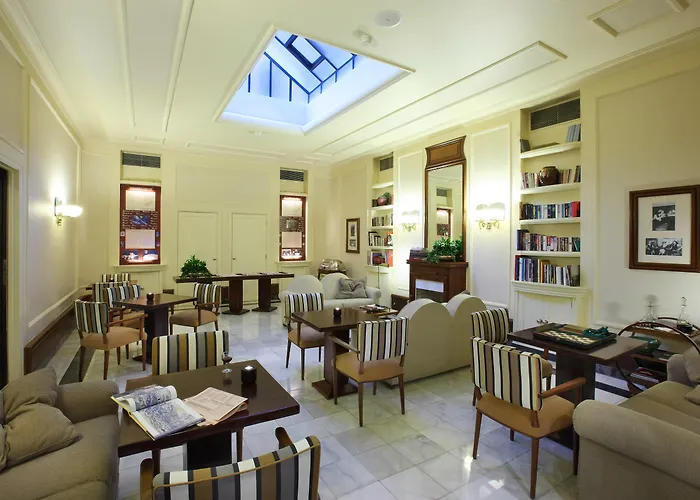 Beach hotel: Hotel Britania Art Deco