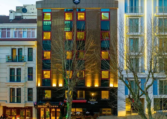 Resort: Golden Crown Hotel