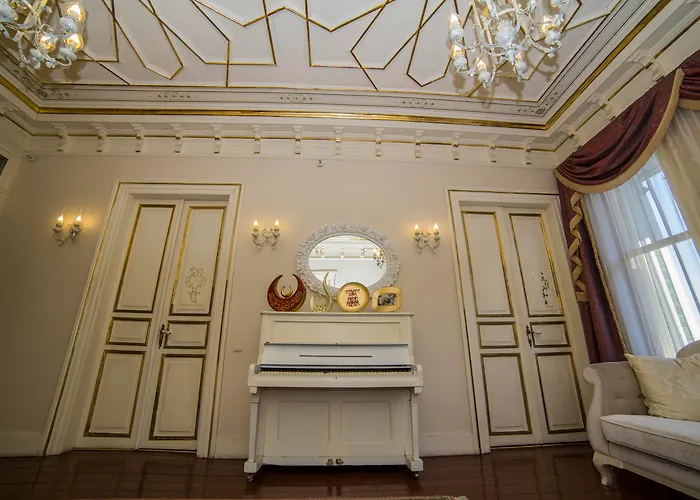 Hotel con piscina: Hhk Hotel