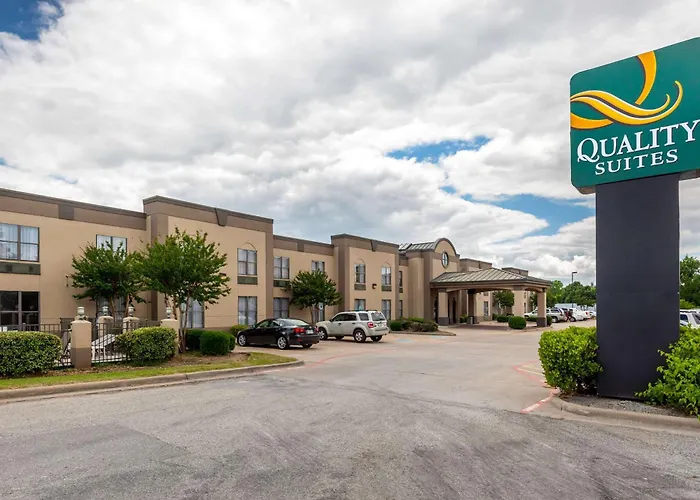 3 star hotel: Quality Suites Sherman