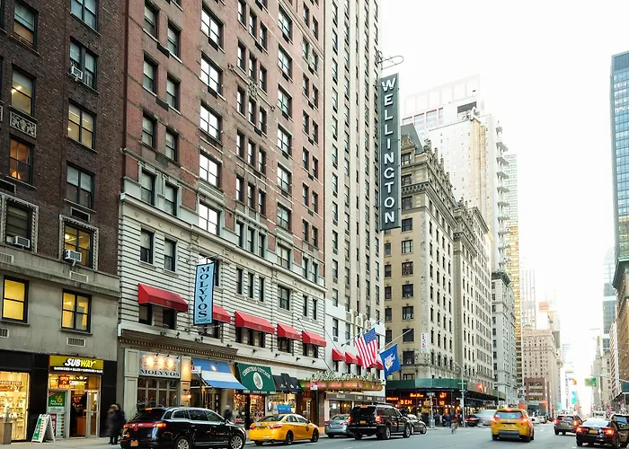 Cheap hotel: Wellington Hotel