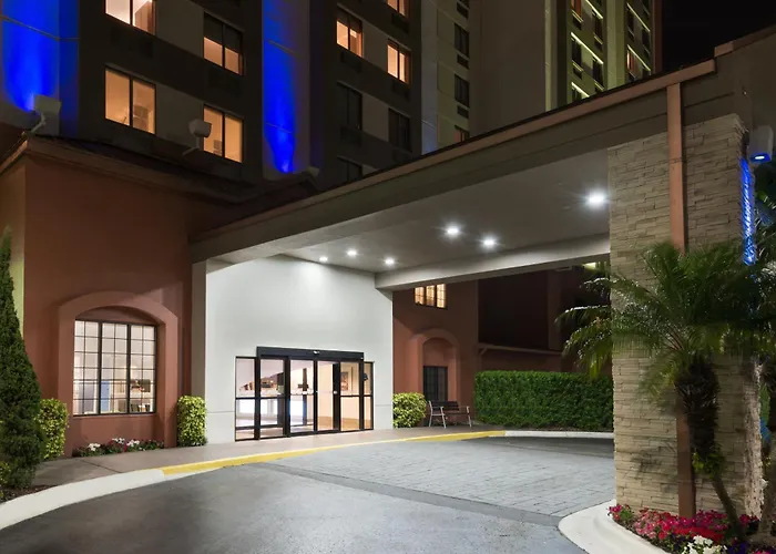  Holiday Inn Express & Suites - Nearest Universal Orlando By Ihg