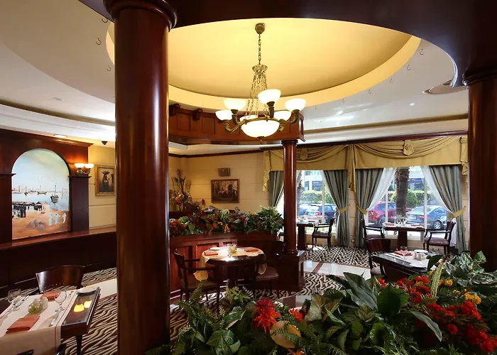 Pet Friendly hotel: Knight Castle Hotel