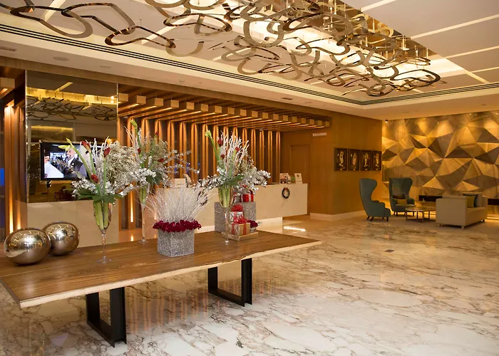 Hotels with pool Doubletree By Hilton Dubai Jumeirah Beach