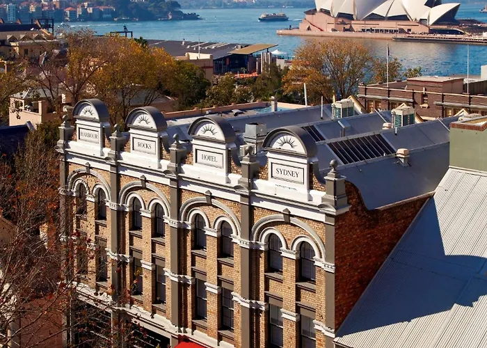 Hotel near College: Harbour Rocks By Ode Hotels