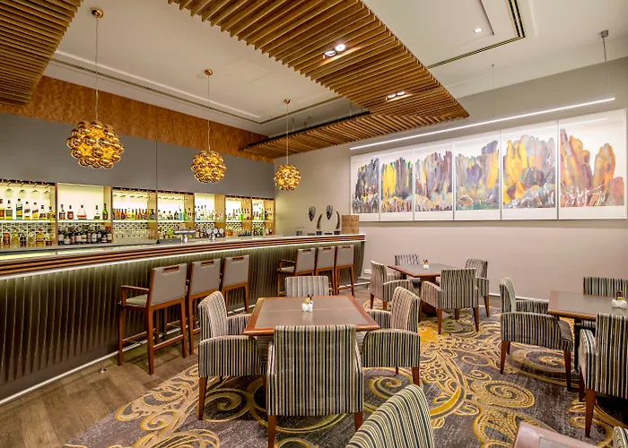 Central hotel: Duxton Hotel Perth