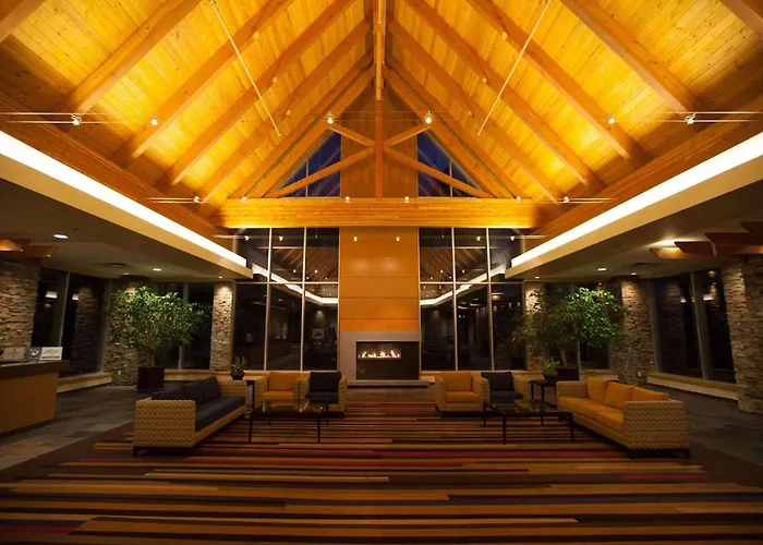 Hotel with pool: Edmonton Hotel & Convention Center Edmonton